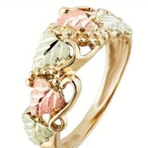 SIZE 7   14K Gold Plated Golden Plated Elegant Leaf Ring Intricate Leaf Design